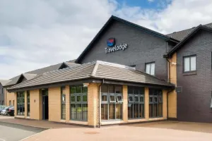 GB0115_GLASGOW_AIRPORT_EXTERIOR.jpg