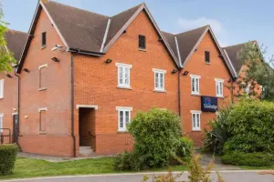 GB1202_Basildon_Wickford_EXTERIOR.jpg